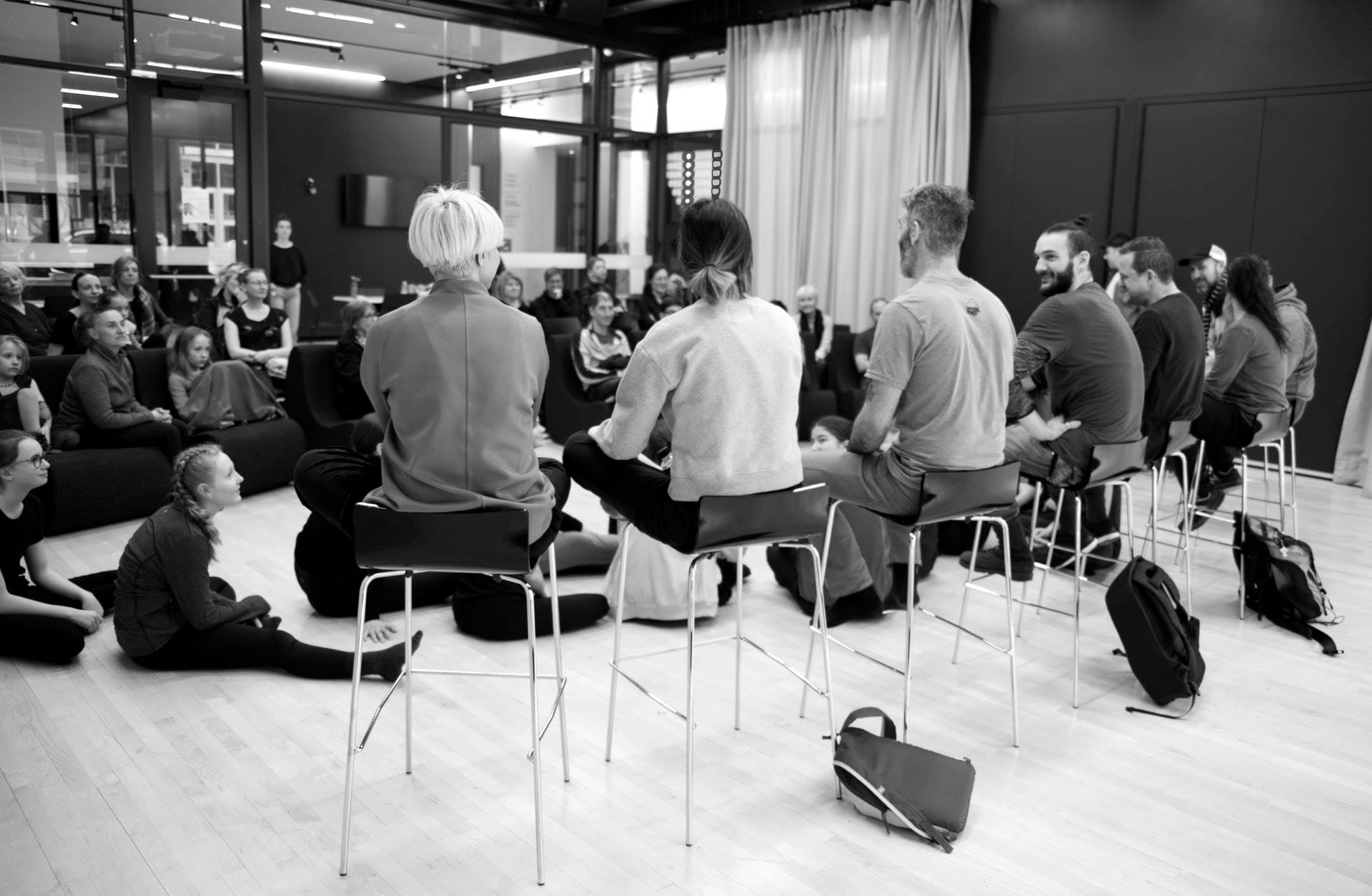 Students meet professional dancers Dance EDQ Québec