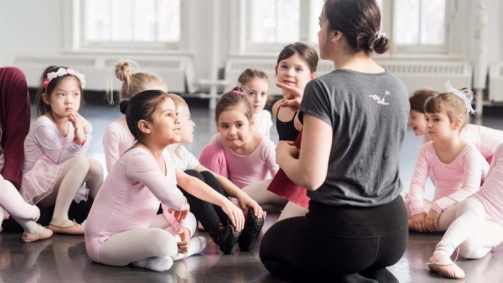 Offre emploi Professeur Ballet accompagnatrice cours École de danse Québec EDQ