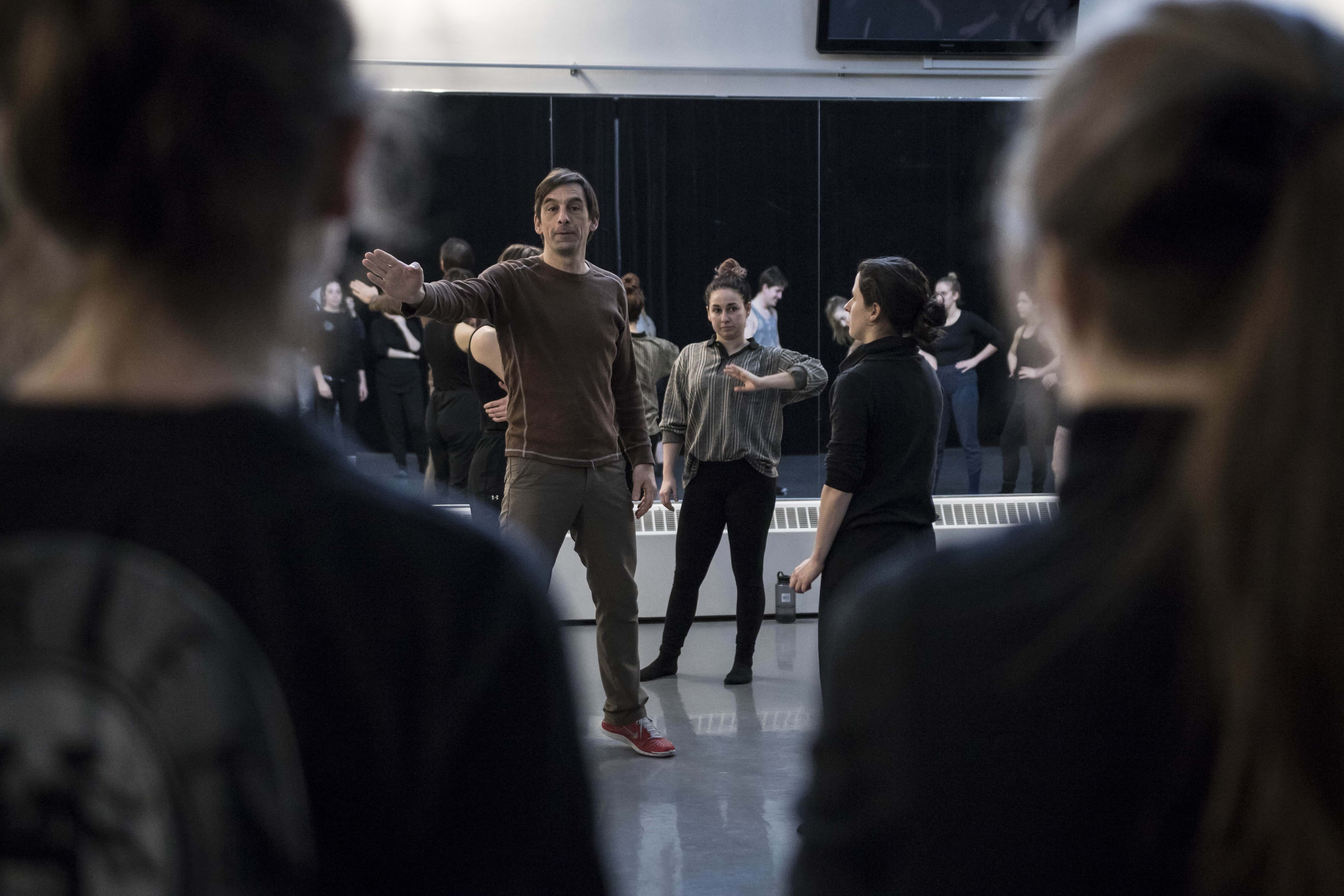 Contemporary dance class Sylvain Lafortune LEDQ Québec